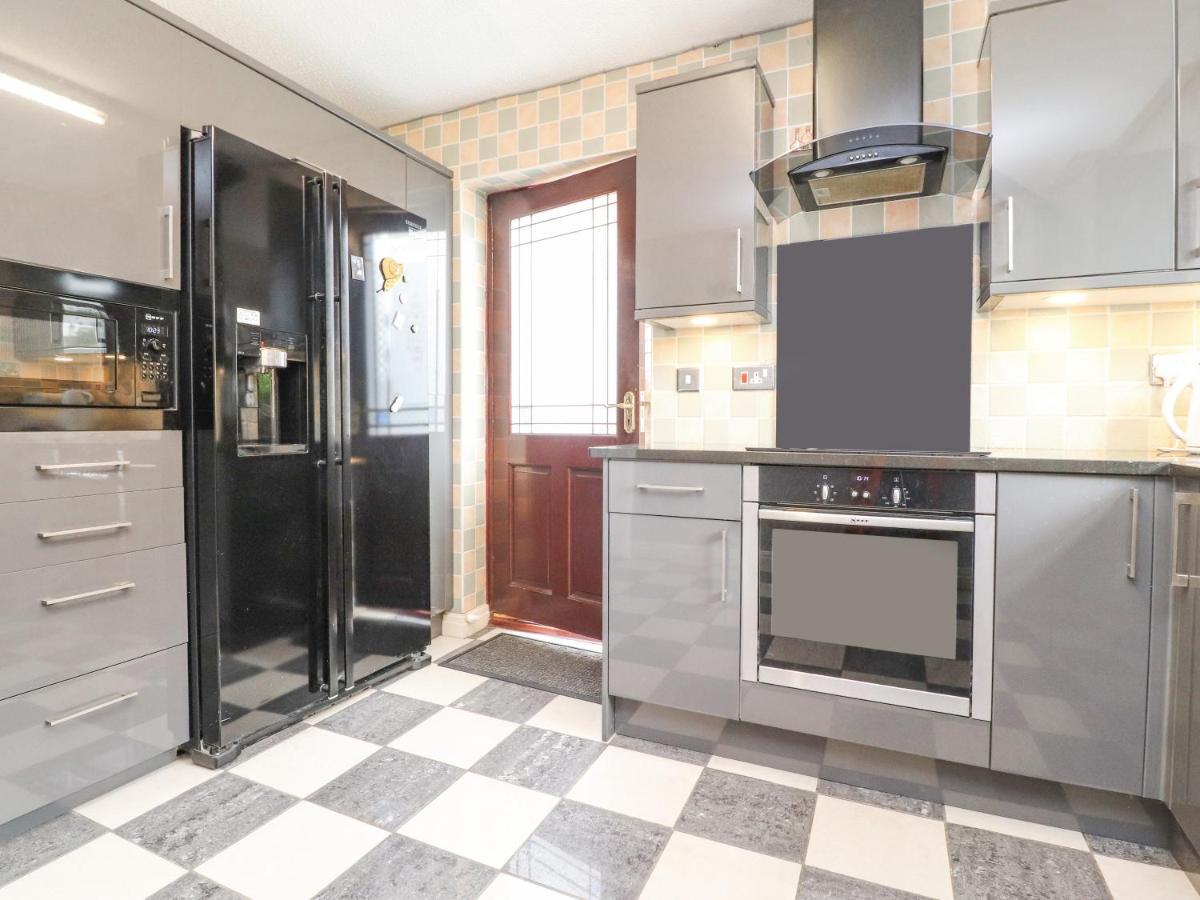 23 Wolsey Close Thornton  Экстерьер фото