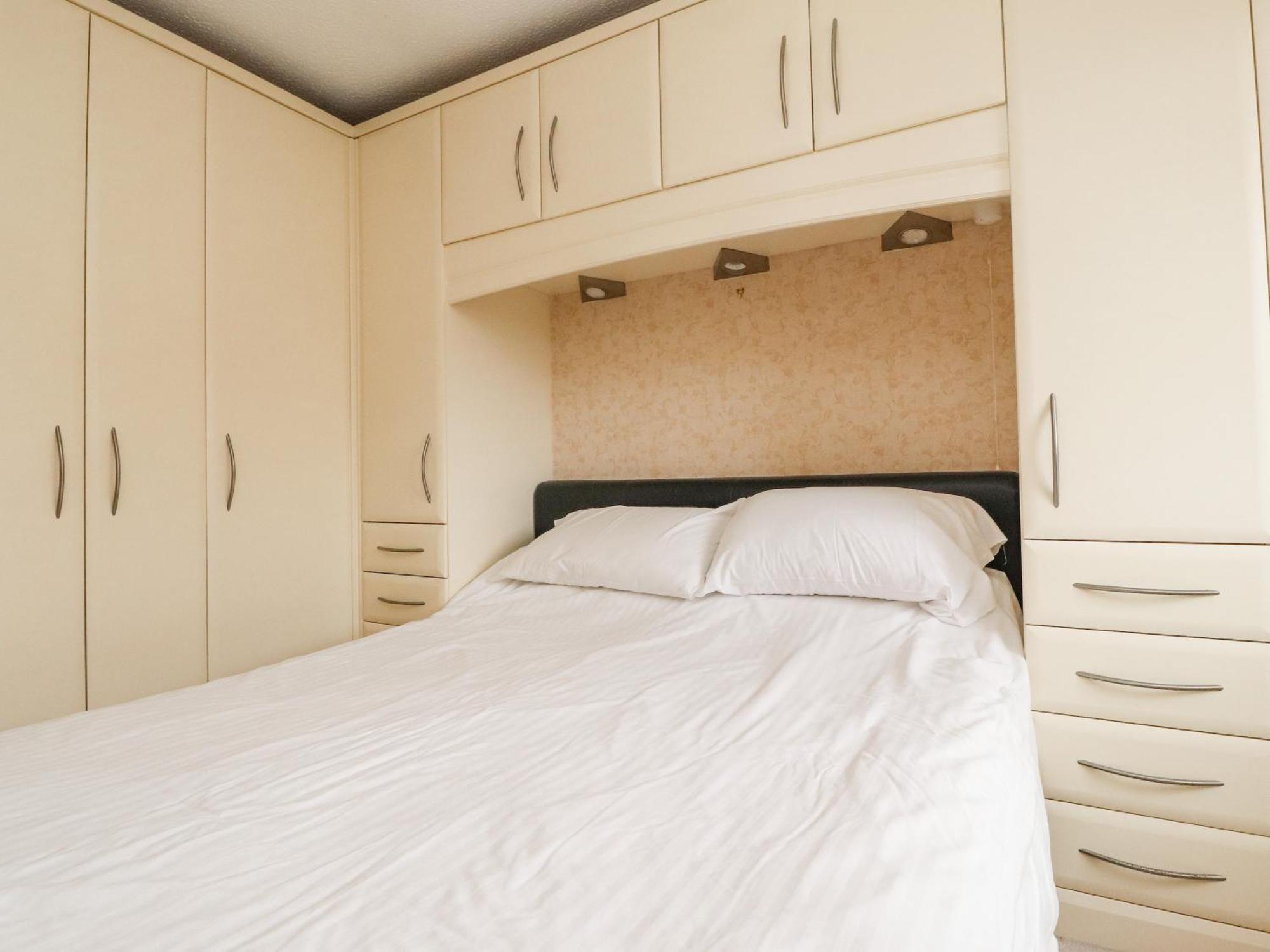 23 Wolsey Close Thornton  Экстерьер фото