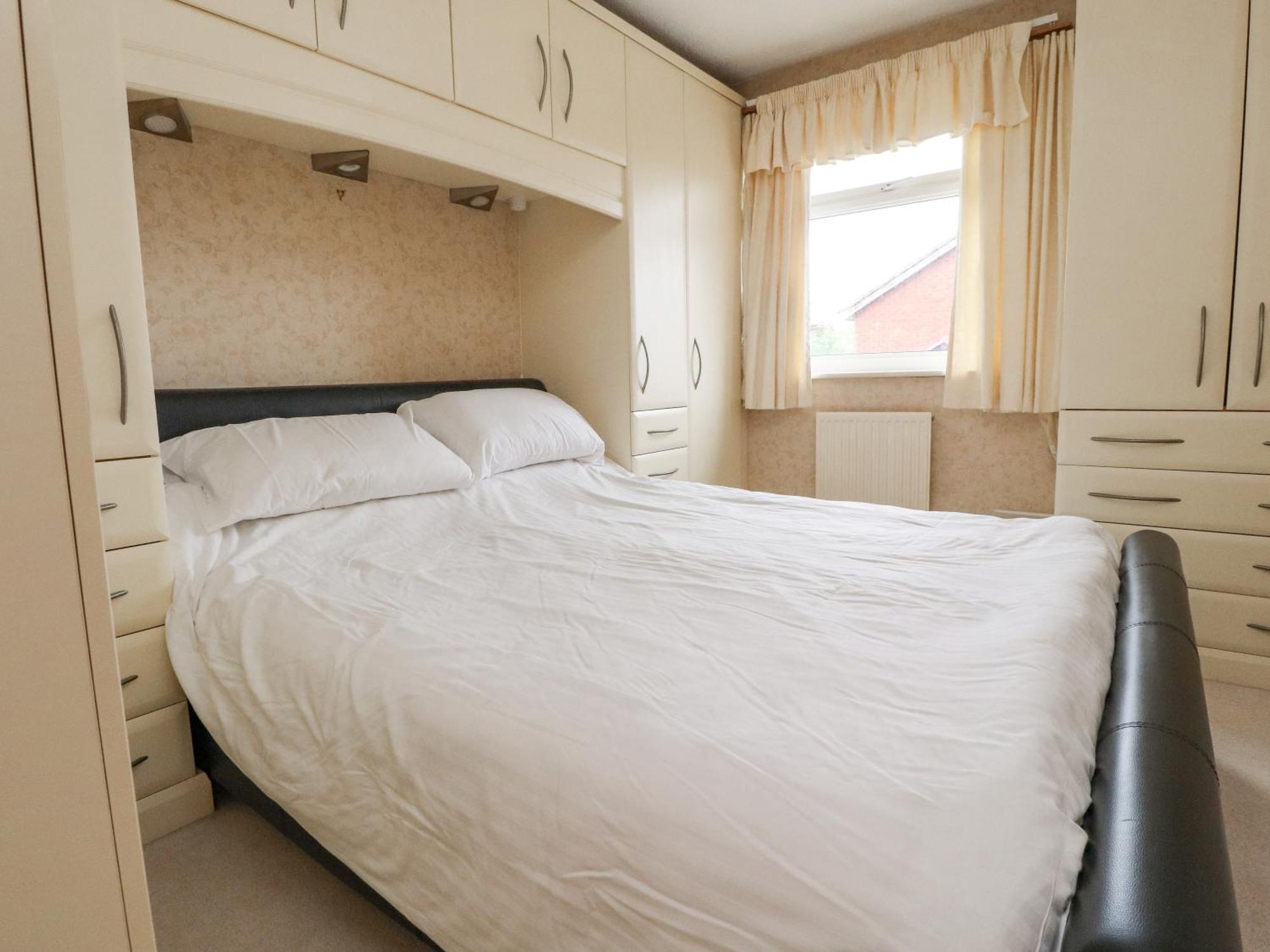 23 Wolsey Close Thornton  Экстерьер фото